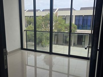 Di Jual Rumah Milenial Pik 2 Ukuran 4,5X10 Hook Unfurnished