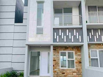 Rumah Modern 2 Lantai Perum Ngijo Karangploso