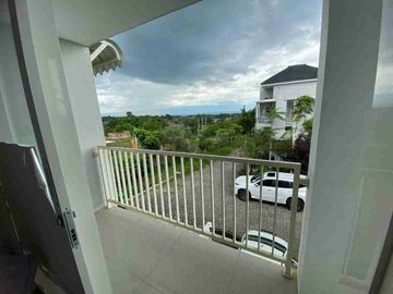 Rumah Modern 2 Lantai Perum Ngijo Karangploso