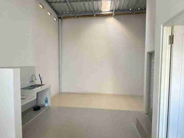 Rumah Modern 2 Lantai Perum Ngijo Karangploso