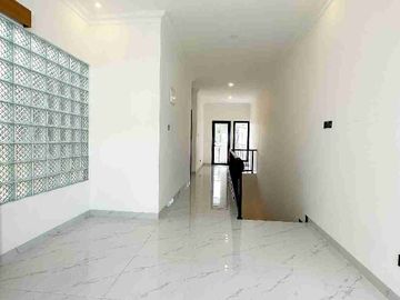 Rumah Baru di Mampang Dekat RS.Siloam, Medistra Gatsu, Toll Gatot Subroto, Kuningan, Rasuna Said, SCBD, Senayan, Wr.Buncit