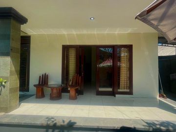 Rumah Lingkungan Nyaman, Tenang Disewakan, di Sanur