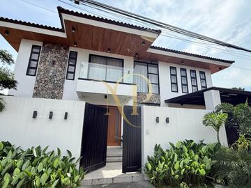 FURNISHED 6 BEDROOM HOUSE WITH SWIMMING POOL FOR RENT NEAR SM TELABASTAGAN, PAMPANGA