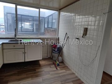 Departamento en Venta de Tres Recámaras en Lindavista, Avenida Montiel #27-394 AVC