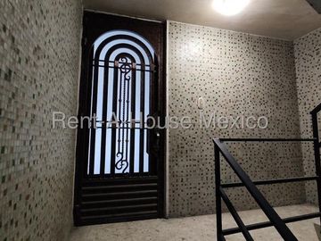 Departamento en Venta de Tres Recámaras en Lindavista, Avenida Montiel #27-394 AVC