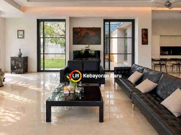 Dijual Rumah Cantik dan Luas Siap Huni di Senopati, Kebayoran Baru, Jakarta Selatan