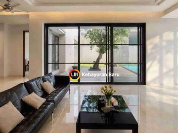 Dijual Rumah Cantik dan Luas Siap Huni di Senopati, Kebayoran Baru, Jakarta Selatan