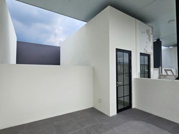 DISEWAKAN CEPAT  RUKO HUDSON ARCADE – DOUBLE BALCONY & ROOFTOP DI GADING SERPONG