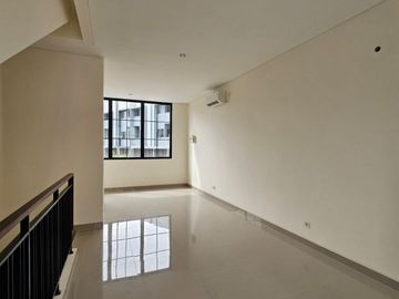 DISEWAKAN CEPAT  RUKO HUDSON ARCADE – DOUBLE BALCONY & ROOFTOP DI GADING SERPONG