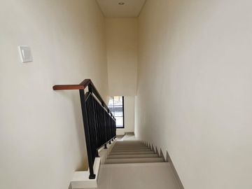 DISEWAKAN CEPAT  RUKO HUDSON ARCADE – DOUBLE BALCONY & ROOFTOP DI GADING SERPONG