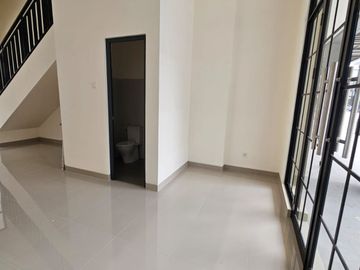 DISEWAKAN CEPAT  RUKO HUDSON ARCADE – DOUBLE BALCONY & ROOFTOP DI GADING SERPONG