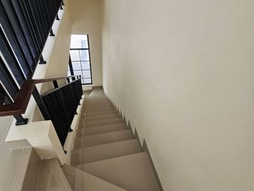 DISEWAKAN CEPAT  RUKO HUDSON ARCADE – DOUBLE BALCONY & ROOFTOP DI GADING SERPONG