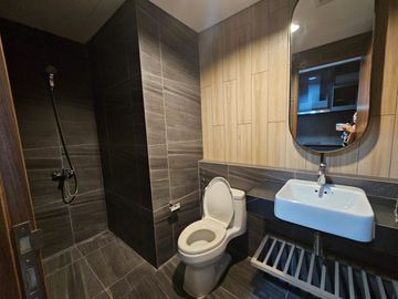Disewakan Apartemen 1 BR Full Furnished The Smith, Deket pintu kluar tol Alam Sutera