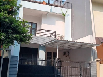 Peluang Langka di Sunter Bisma! Rumah 3 Lantai Luas 225m² – Siap KPR & SHM Ready