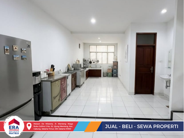 Peluang Langka di Sunter Bisma! Rumah 3 Lantai Luas 225m² – Siap KPR & SHM Ready