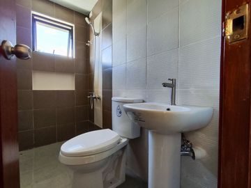 For Sale 3 Storey Townhouse in West Fairview, Q.C. KSA