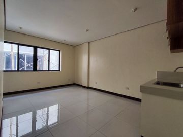 For Sale 3 Storey Townhouse in West Fairview, Q.C. KSA