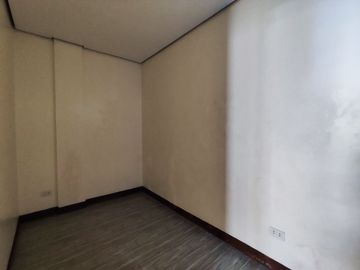 For Sale 3 Storey Townhouse in West Fairview, Q.C. KSA