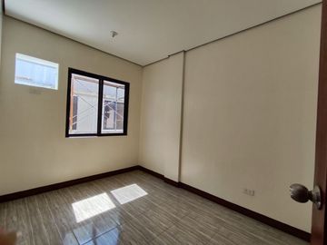 For Sale 3 Storey Townhouse in West Fairview, Q.C. KSA