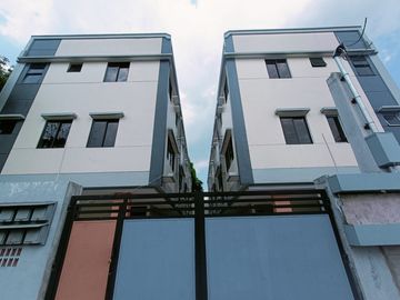 For Sale 3 Storey Townhouse in West Fairview, Q.C. KSA