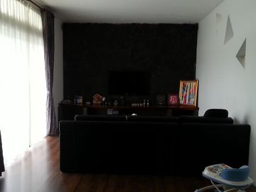 Dijual Rumah Furnished Taman Belakang Luas & View Danau Di Kbp, Kota Baru Parahyangan Ref.05772