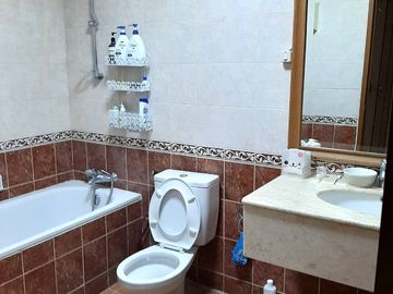 Dijual Cepat Apartment Pantai Mutiara 3+1BR, Sea View, Full Furnished