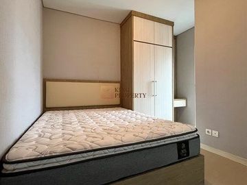 Jalan Kaki ke Office Tower Soho Capital, APL Tower & Sebrang Sogo Central Park, Disewa 2BR Furnished Minimalis Homey Siap Huni, Podomoro City Jakbar