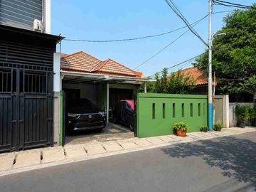 Rumah Apik nan Strategis di Pejaten Timur Pasar Minggu Jaksel dilepas Hrg nego SMP DEAL