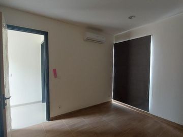 Rumah 2 Lantai Semi Furnish di Astha Suvarna Sutera Tangerang 1K90000T