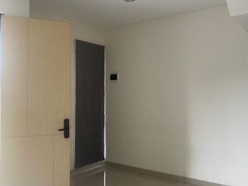 Rumah 2 Lantai Semi Furnish di Astha Suvarna Sutera Tangerang 1K90000T