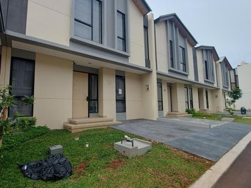 Rumah 2 Lantai Semi Furnish di Astha Suvarna Sutera Tangerang 1K90000T