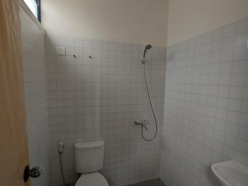 Rumah 2 Lantai Semi Furnish di Astha Suvarna Sutera Tangerang 1K90000T