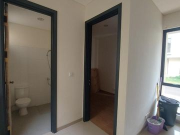 Rumah 2 Lantai Semi Furnish di Astha Suvarna Sutera Tangerang 1K90000T