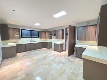 Bel Air Makati Village 3 Bedroom House For Rent New Furnished Good deal nr Urdaneta Rockwell Ayala Triangle Airport International School BGC Mckinley