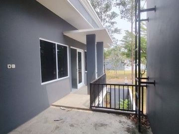 Rumah mewah 2 Lantai (17x20) di Suvarna Sutera Tangerang 1KA0002Z