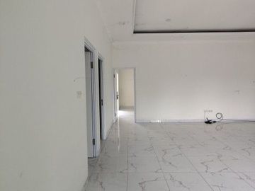 Rumah mewah 2 Lantai (17x20) di Suvarna Sutera Tangerang 1KA0002Z