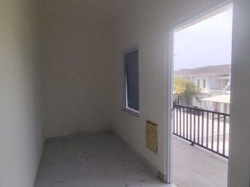 Rumah mewah 2 Lantai (17x20) di Suvarna Sutera Tangerang 1KA0002Z