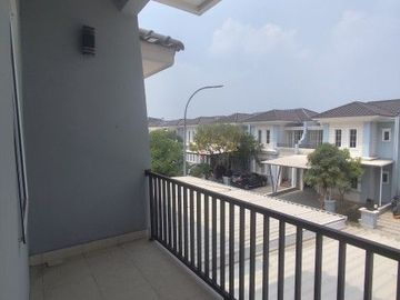 Rumah mewah 2 Lantai (17x20) di Suvarna Sutera Tangerang 1KA0002Z