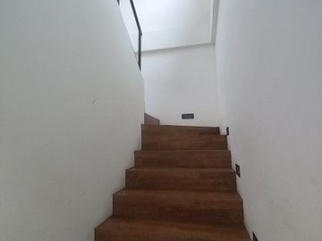 Rumah mewah 2 Lantai (17x20) di Suvarna Sutera Tangerang 1KA0002Z
