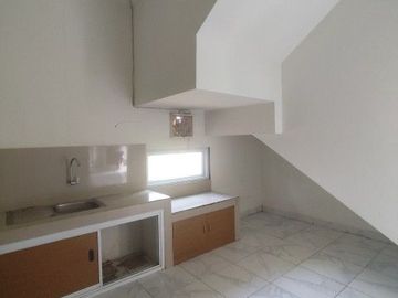 Rumah mewah 2 Lantai (17x20) di Suvarna Sutera Tangerang 1KA0002Z