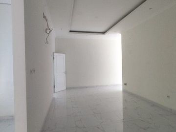 Rumah mewah 2 Lantai (17x20) di Suvarna Sutera Tangerang 1KA0002Z