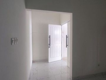 Rumah mewah 2 Lantai (17x20) di Suvarna Sutera Tangerang 1KA0002Z