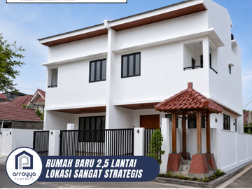 DIJUAL RUMAH CANTIK SIAP HUNI LOKASI SANGAT STRATEGIS DI VILLA MELATI MAS (EN682)