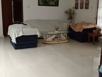Rumah 3 Lantai di Duren Sawit Jakarta Timur. Dalam Komplek dan Murah