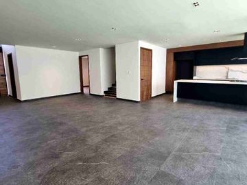 CASA EN VENTA CON ACABADOS DE LUJO EN LOMAS DE ANGELOPOLIS, PUEBLA CON 5 RECAMARAS Y SALÓN DE USOS MÚLTIPLES CON TERRAZA
