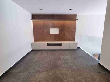 CASA EN VENTA CON ACABADOS DE LUJO EN LOMAS DE ANGELOPOLIS, PUEBLA CON 5 RECAMARAS Y SALÓN DE USOS MÚLTIPLES CON TERRAZA