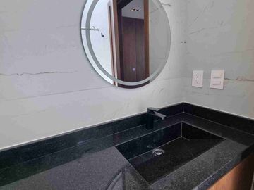 CASA EN VENTA CON ACABADOS DE LUJO EN LOMAS DE ANGELOPOLIS, PUEBLA CON 5 RECAMARAS Y SALÓN DE USOS MÚLTIPLES CON TERRAZA