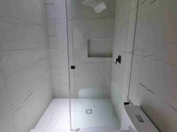 CASA EN VENTA CON ACABADOS DE LUJO EN LOMAS DE ANGELOPOLIS, PUEBLA CON 5 RECAMARAS Y SALÓN DE USOS MÚLTIPLES CON TERRAZA