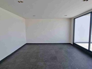 CASA EN VENTA CON ACABADOS DE LUJO EN LOMAS DE ANGELOPOLIS, PUEBLA CON 5 RECAMARAS Y SALÓN DE USOS MÚLTIPLES CON TERRAZA