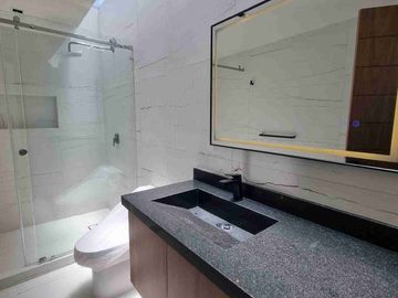 CASA EN VENTA CON ACABADOS DE LUJO EN LOMAS DE ANGELOPOLIS, PUEBLA CON 5 RECAMARAS Y SALÓN DE USOS MÚLTIPLES CON TERRAZA